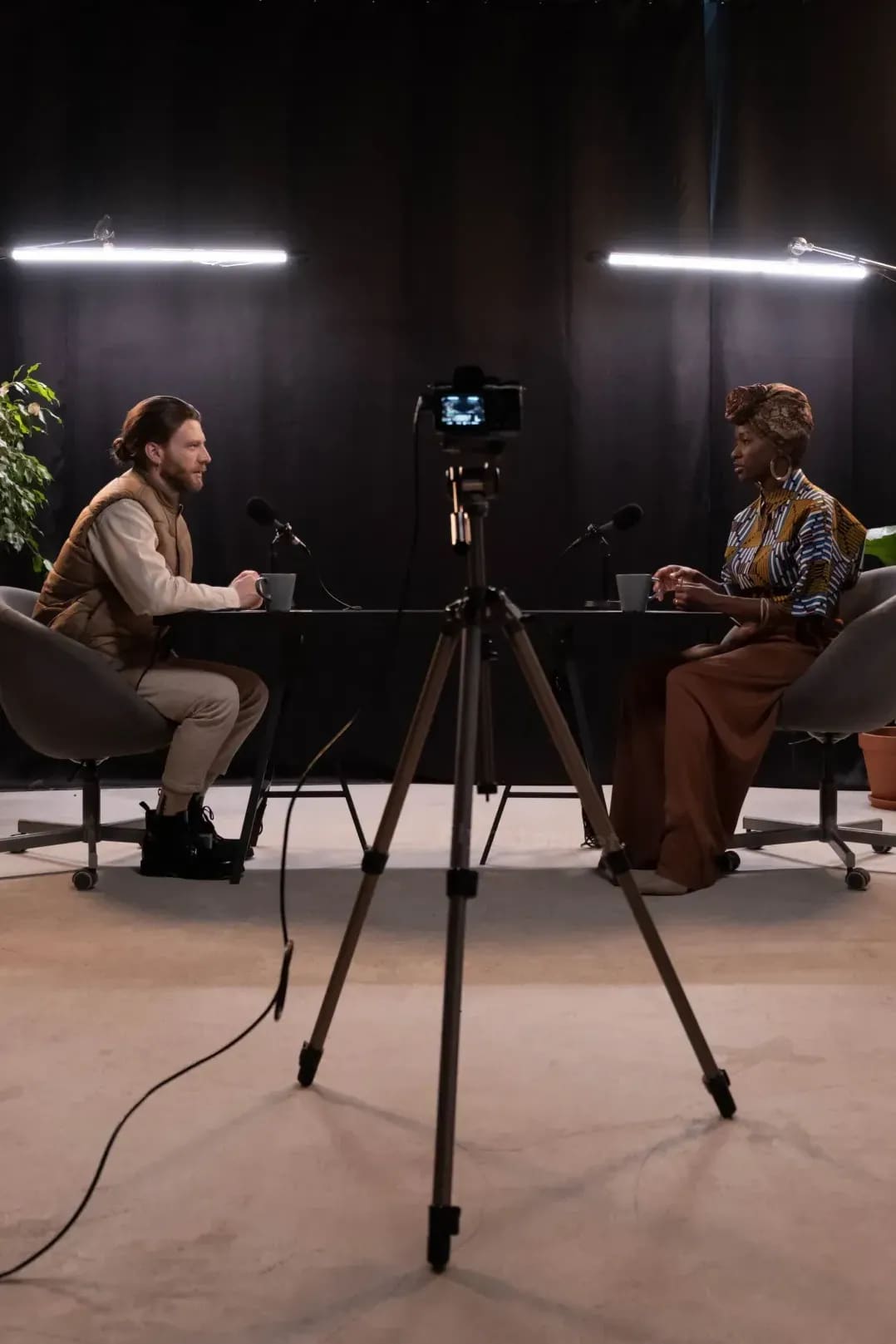 Lo que aprendemos al grabar entrevistas en estudio